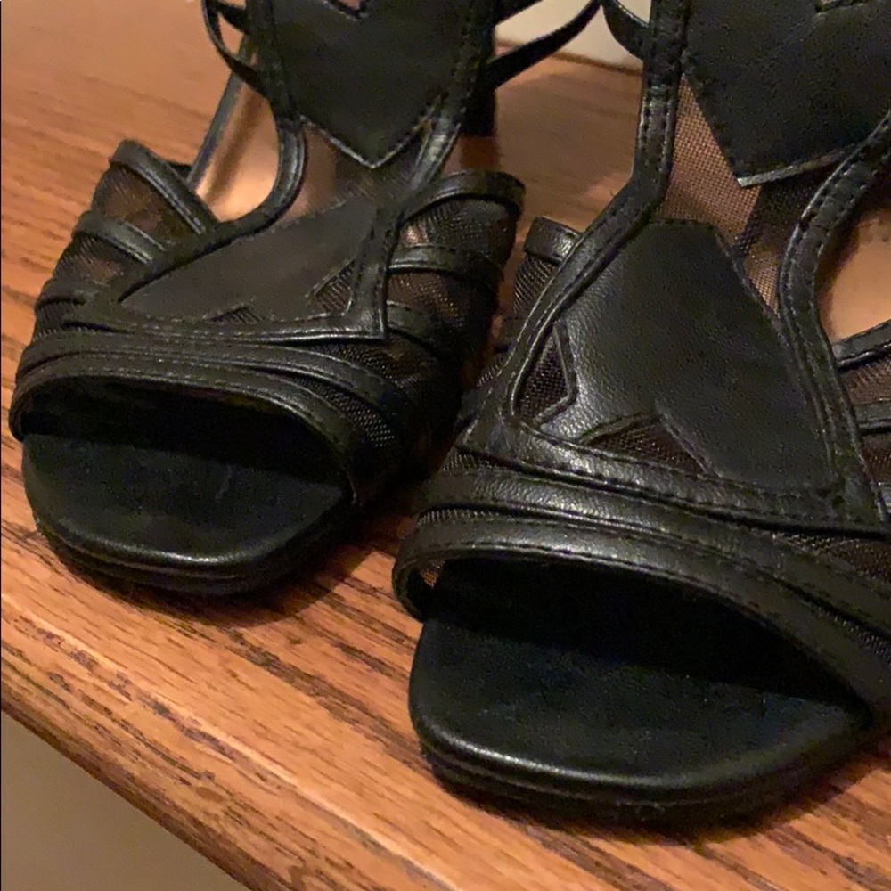 Shoes - Picture 2 of 6